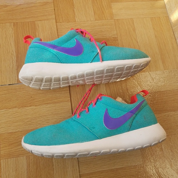 Nike Roshe Run(GS) Big Kid Tur. Green & Purple Sz7 - Picture 2 of 5